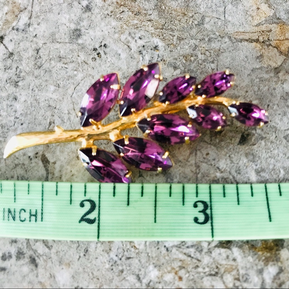 Beautiful Brooch - Picture 4 of 5
